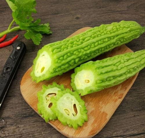 吃黑瓜的好处和坏处,益处与风险并存的神奇果实