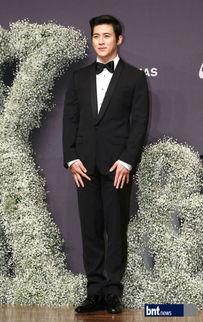 结婚西服明星网红是谁,明星网红演绎结婚西服时尚风采