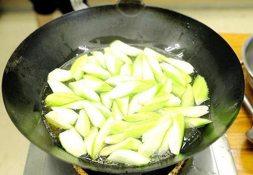 今日入伏吃什么瓜最好,首选清凉解暑瓜果——夏日养生瓜选指南