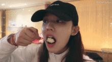 明星网红美瞳直播卖货,明星效应下的视觉盛宴与消费狂欢
