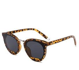 女明星网红直播刷墨镜,女明星墨镜秀风采