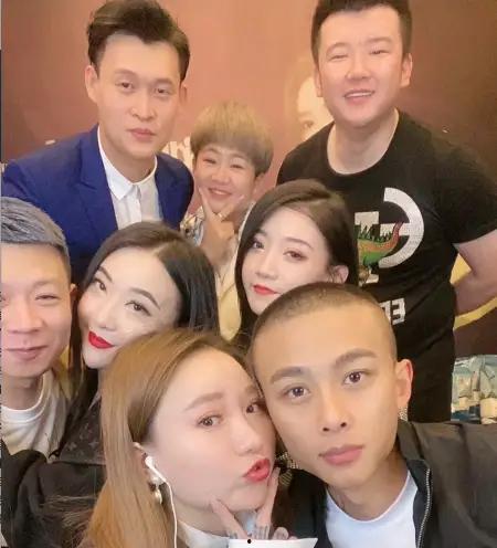 千万粉丝明星网红是谁,揭秘当红明星网红背后的故事