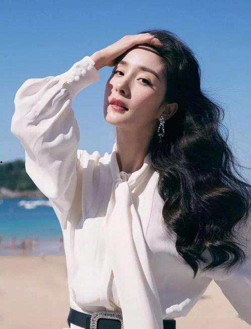 明星网红冰丝睡衣照片,明星网红时尚穿搭揭秘