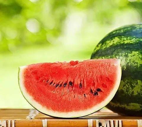 今日吃瓜内容,揭秘明星幕后故事，吃瓜群众狂欢时刻