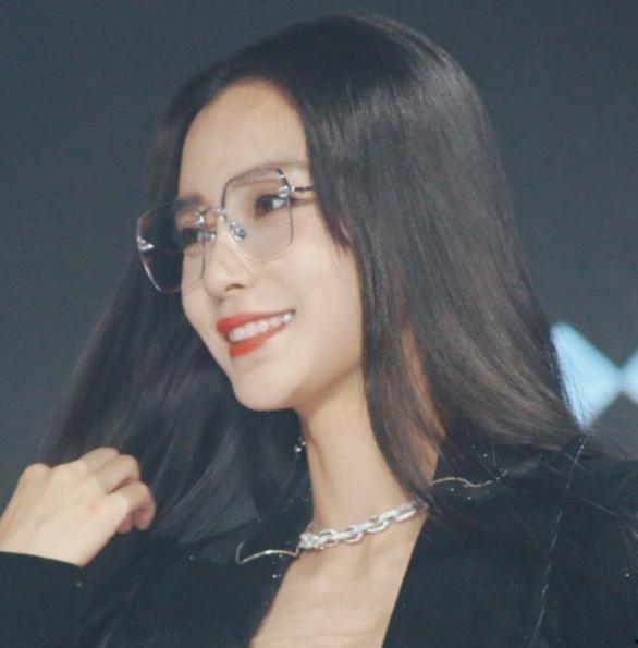 伊博和明星网红的关系