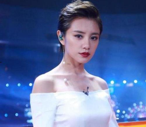 女明星网红和矮个男生,矮个男生与女明星网红的跨界魅力碰撞