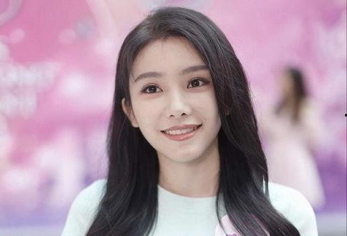 明星网红有多像女生,揭秘他们与女生的惊人相似之处