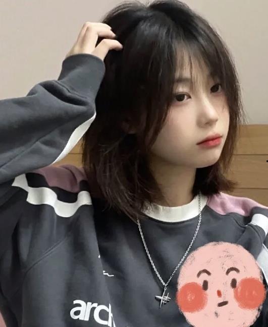 明星网红剪超短发女,明星网红引领超短发女生新潮流