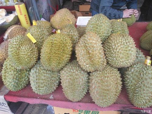 今日红星水果市场哈密瓜,甘甜滋味，夏日清凉新宠