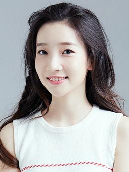 明星网红何婧简介资料