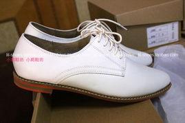 明星网红男款白色鞋子,明星网红同款白色鞋履风采展示